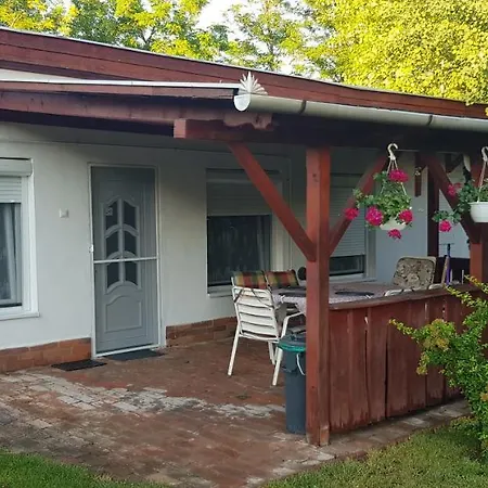 Harmonia Paraszthaz Es Apartman Poroszlo Exterior photo
